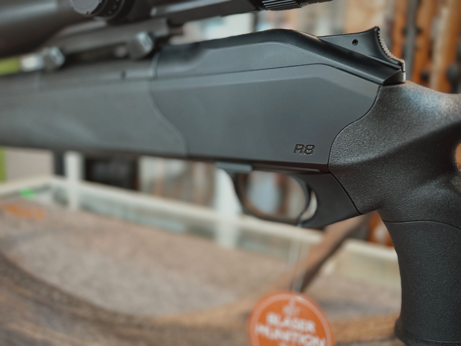 R8 Ultimate Silence .300BLACKOUT Black Edition incl. Leica Fortis 1.8-12X42 and saddle mount