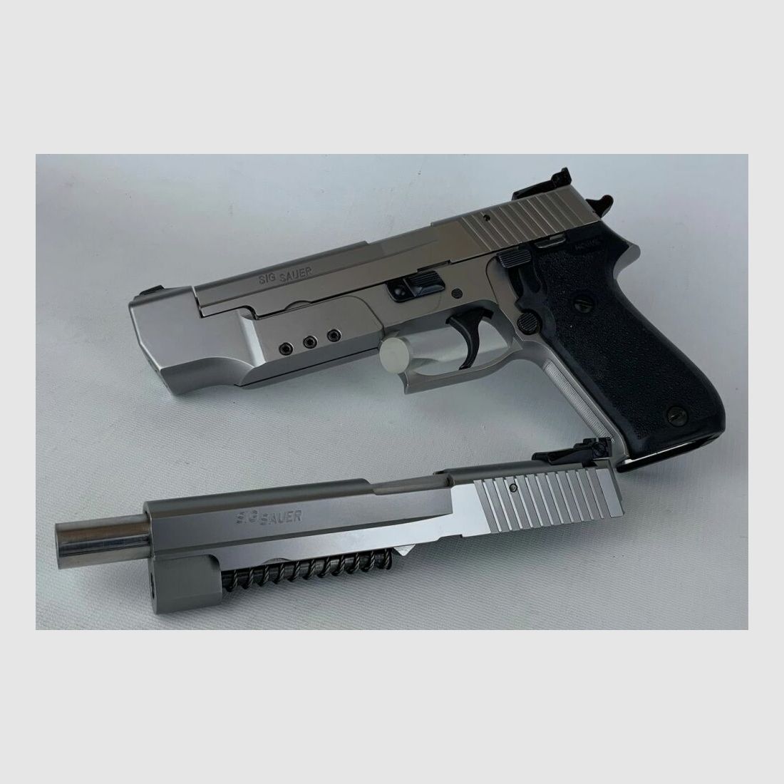 SIG Sauer P 220 S mit Wechselsystem nummerngleiches Set, Bild 2 von 2