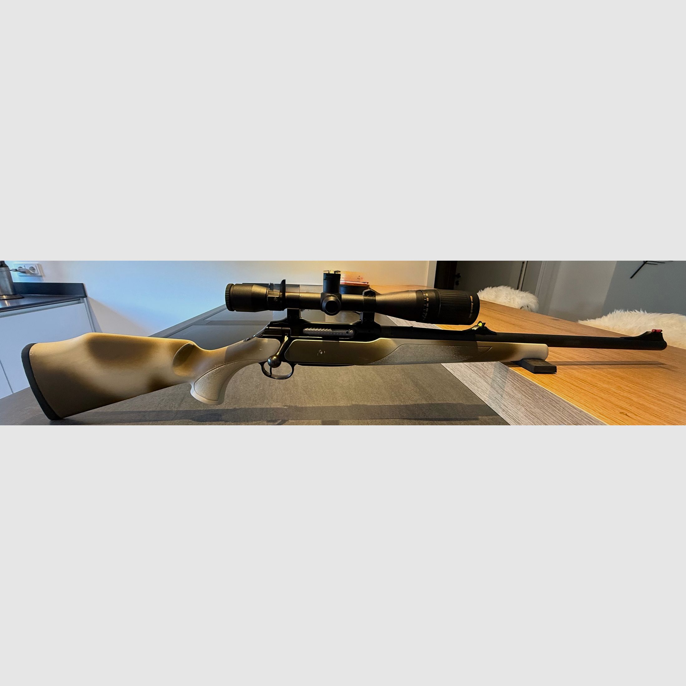Sauer 202 rifle de repetición en calibre .308 Winchester con Nikon Monarch UCC 6,5–20× mira
