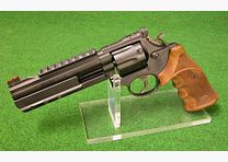 CELA KLEJNOTOWA CELOWNIK S&W 586 6" cali 357 Magnum