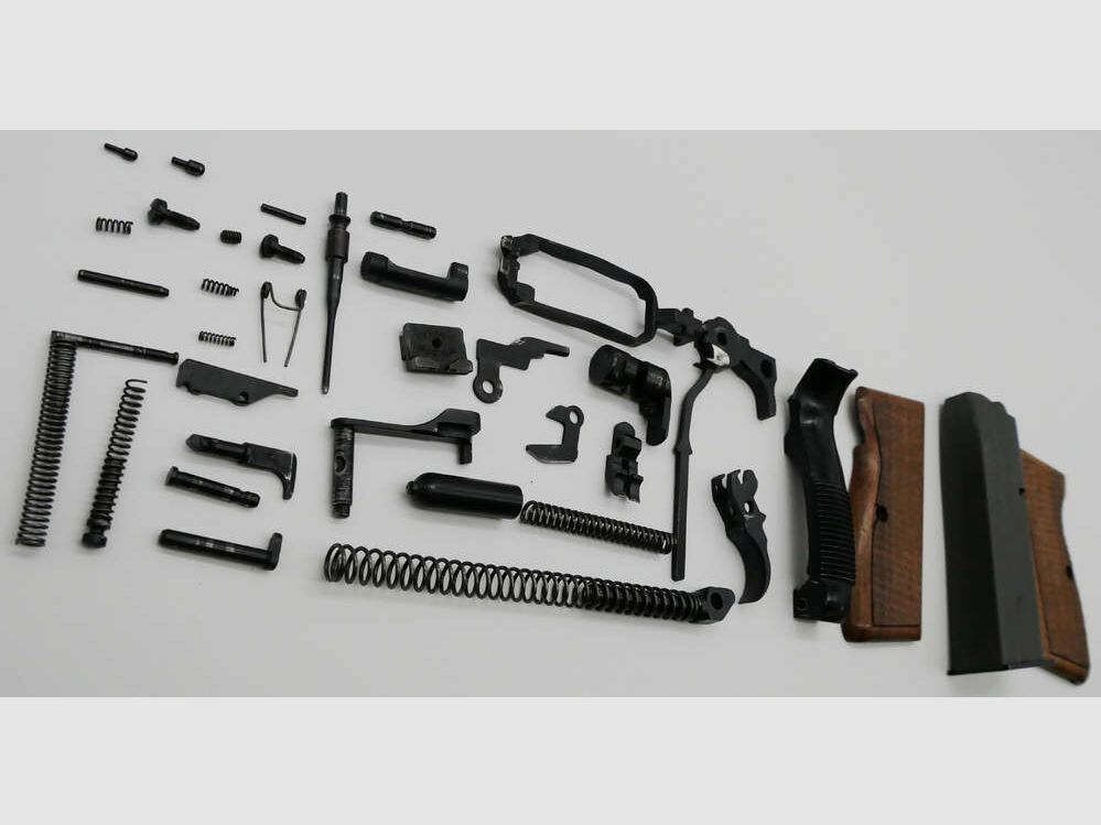Freier Teilesatz/Parts Kit FEG P9
