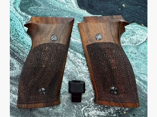 KN Nill grip panels for Smith & Wesson Mod 845 .45 in walnut checkered standard version