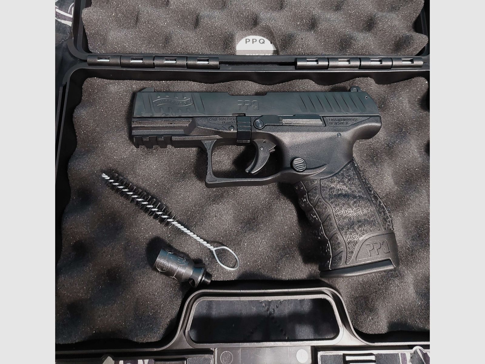 Walther PPQ | 9mm P.A.K. und 1 Extra Magazin.