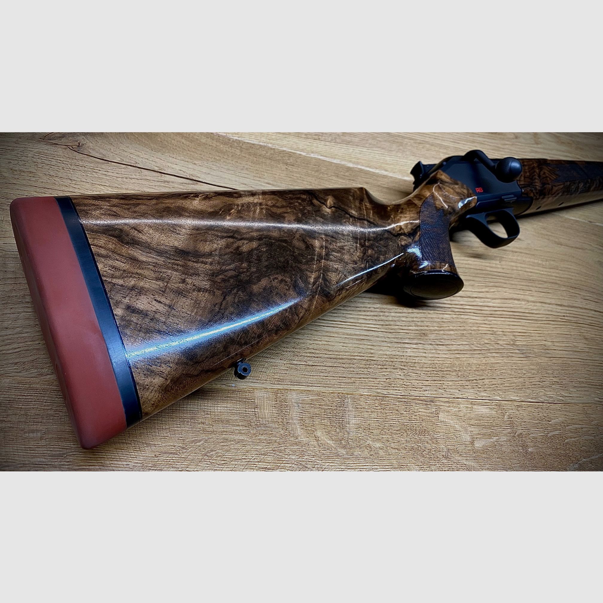 Blaser R8 mit Safari-Schaft / 52cm SW Lauf .308 / Holzklasse 7 / Rote Schaftkappe / Finanzierung möglich!