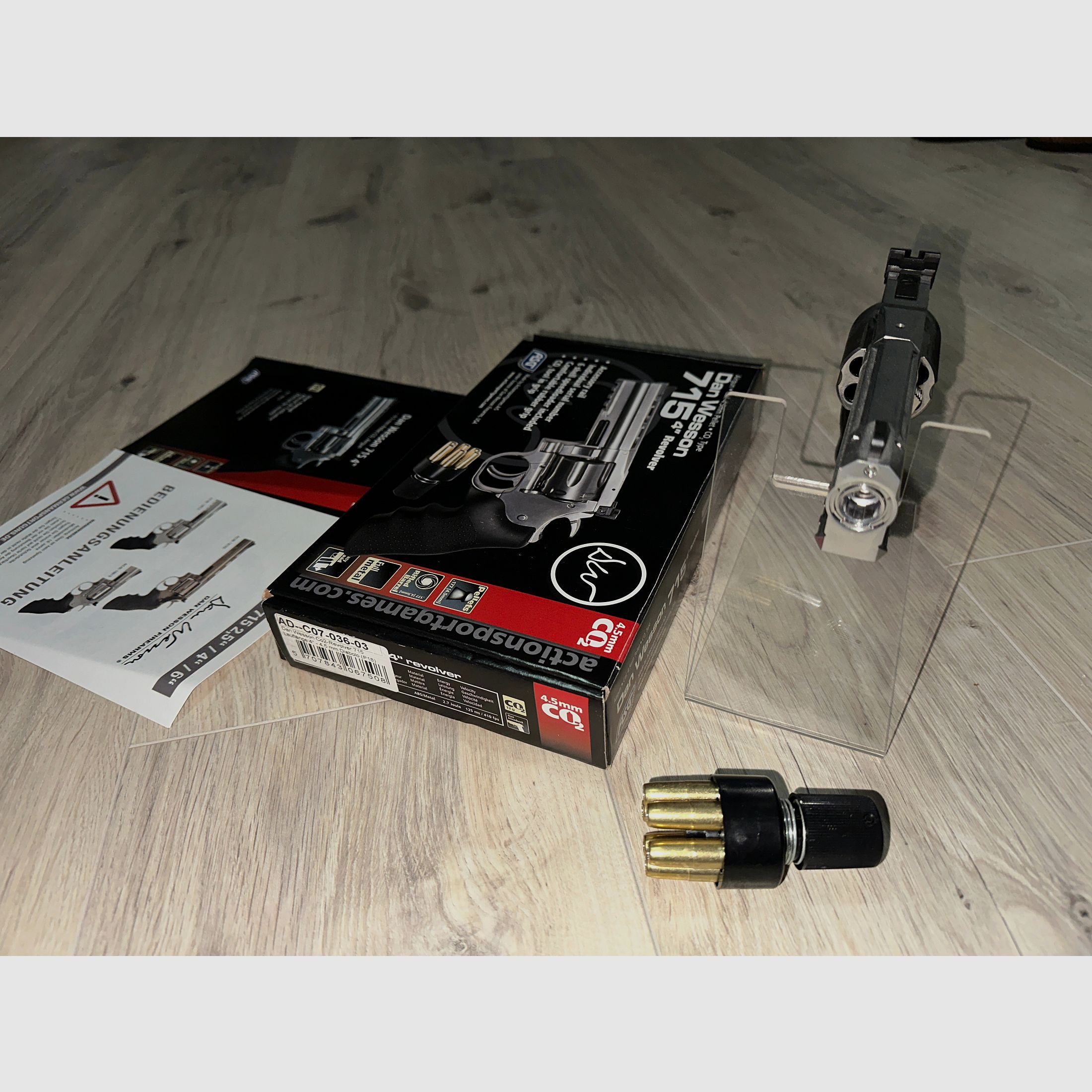 Dan Wesson 715 4" Lauf 4,5mm Diabolo Co2 Revolver, Dan Wesson 715 4" Co2 Revolver, Dan Wesson 715 4,5mm Diabolo inkl Dichtungsset + Ladehülsen, Revolver 4" Lauf 4,5mm Diabolo