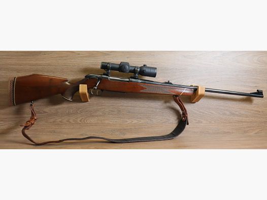 Classic mit Rotpunktvisier Aimpoint Hunter