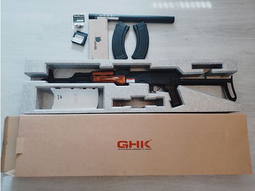 GHK AKMS Vollmetall Echtholz Gas-Blow-Back mit TNT-Lauf und Hop Up Kammer in Top Zustand
