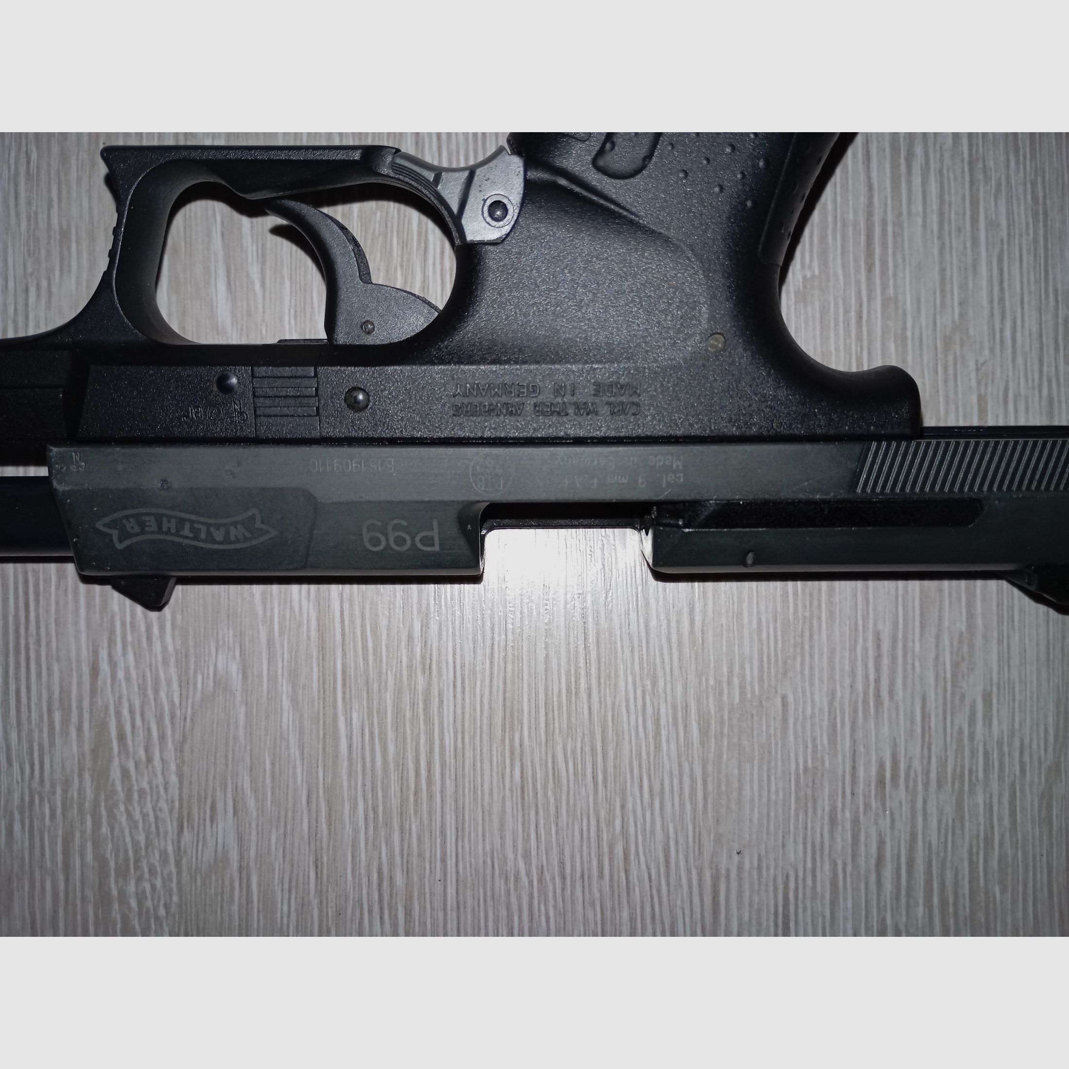 Walther P99 Schreckschusspistole inklusive Holster 