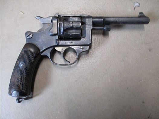 Revolver 8 mm Lebel M1892	 1892