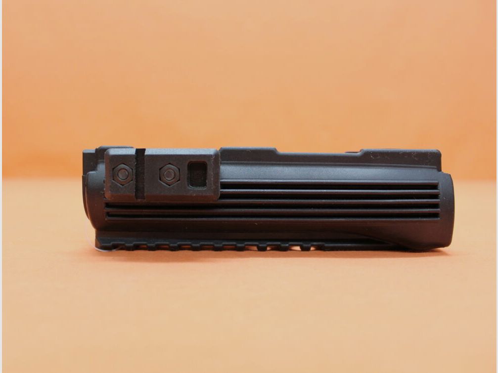 Kalashnikov Kalashnikov AKM: sistema a 3 rotaie/-impugnatura inferiore RUS polimero nero (con rotaie laterali removibili)