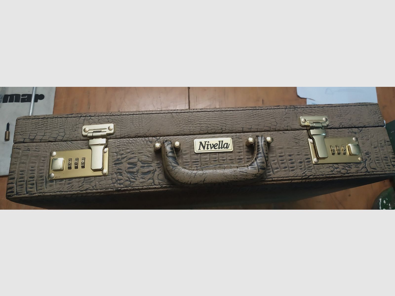 Attrezzatura completa per Paintball - Come nuova - con Marker Cal.68 e 2 serbatoi di CO2 ecc.