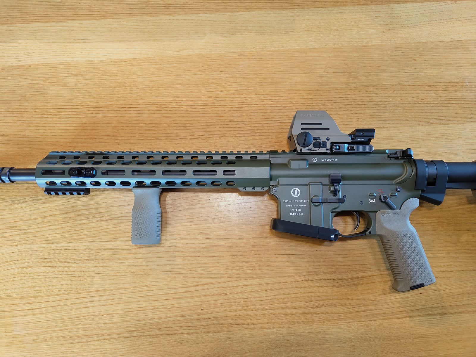Schmeisser AR15 M4FL_z_akcesoriami