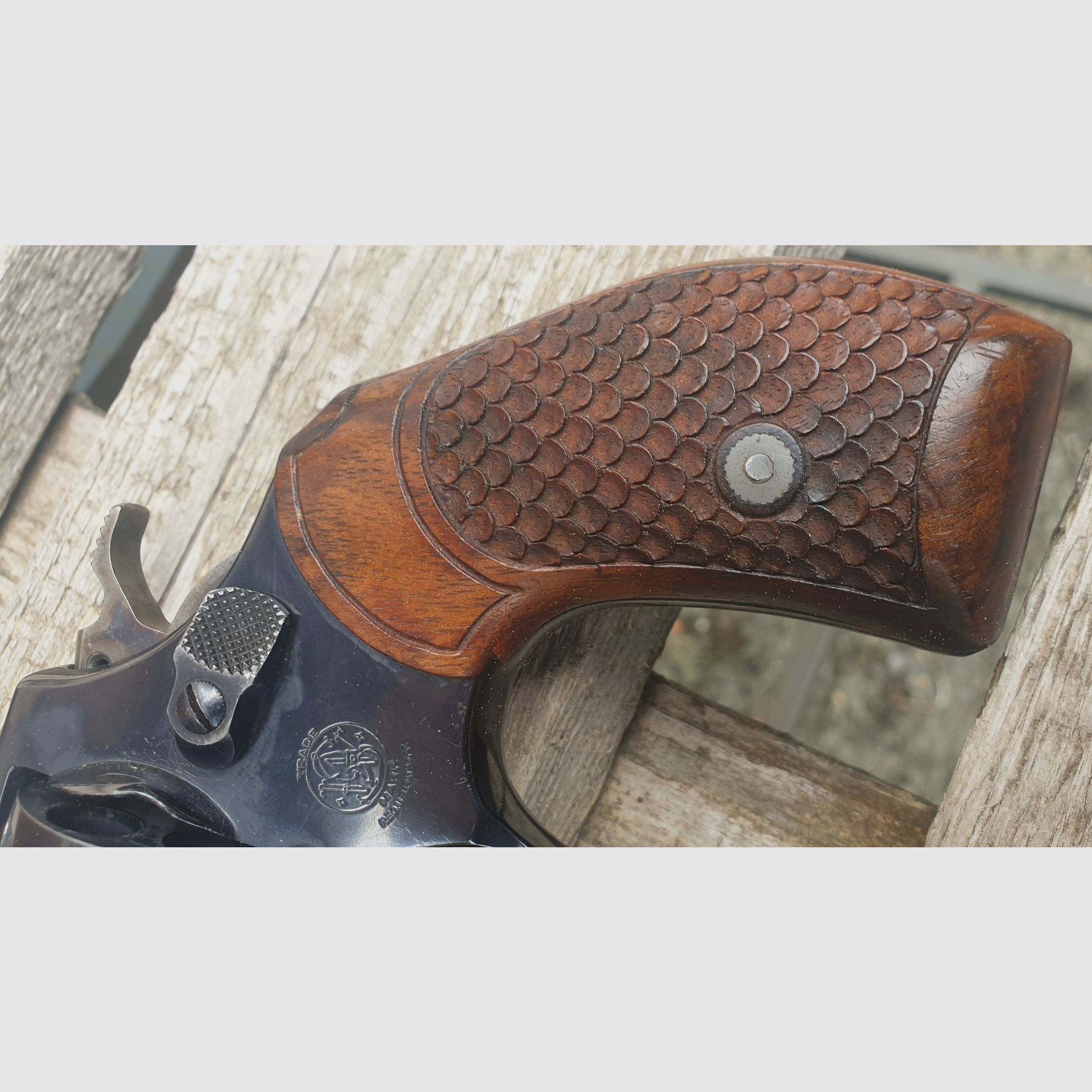 Revolver, Smith&Wesson, Mod 36,  Kal..38Spec. 2,5Zoll / Lauf, Griff mit Schuppen-FH