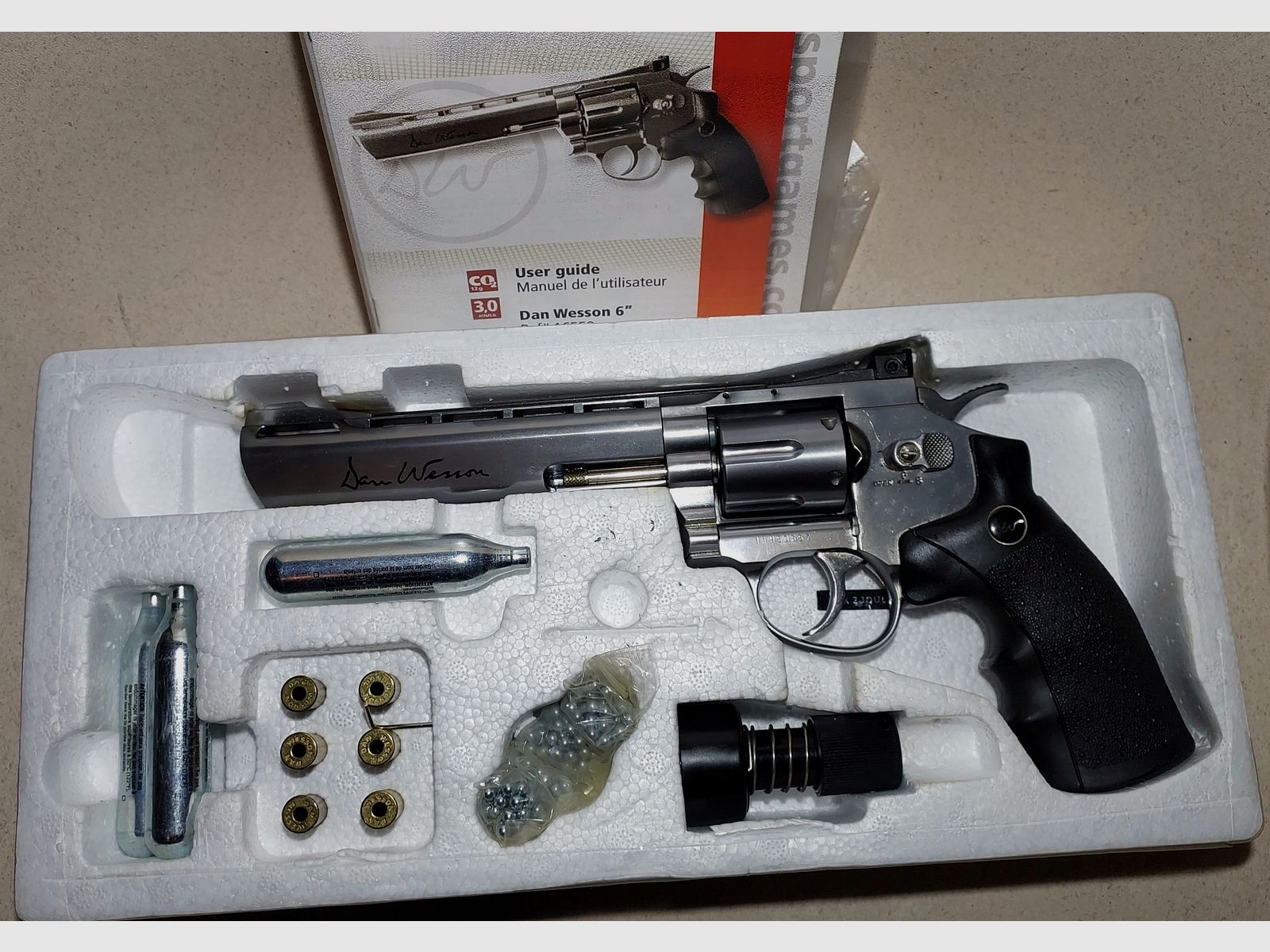 Dan Wesson 6" Revolver 4,5 mm Stahl BB Co2 Silber (P18)