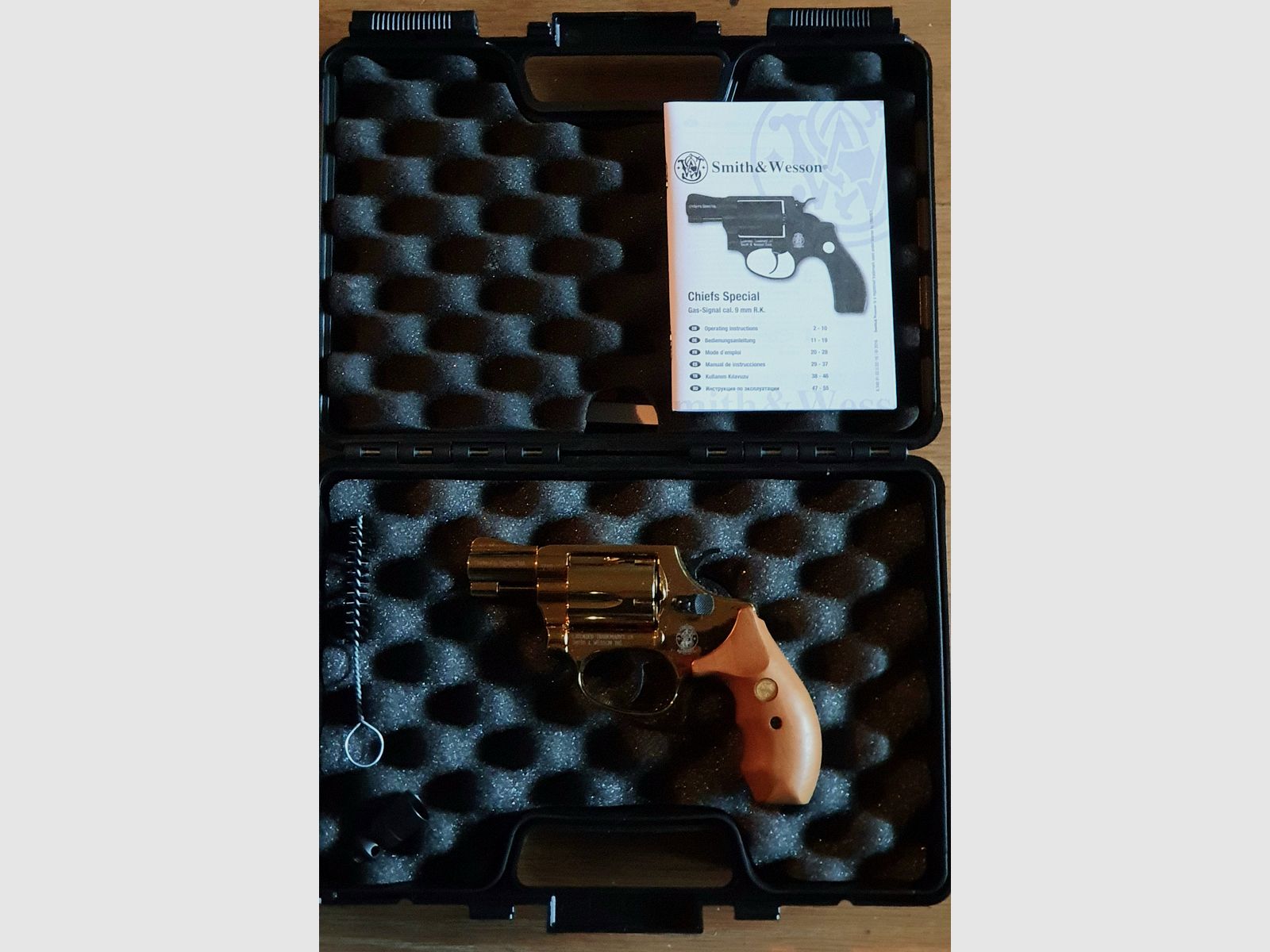 S&W  PTB Gas-Revolver   "Chiefs Special"   GOLD, Holzgriff + Holster