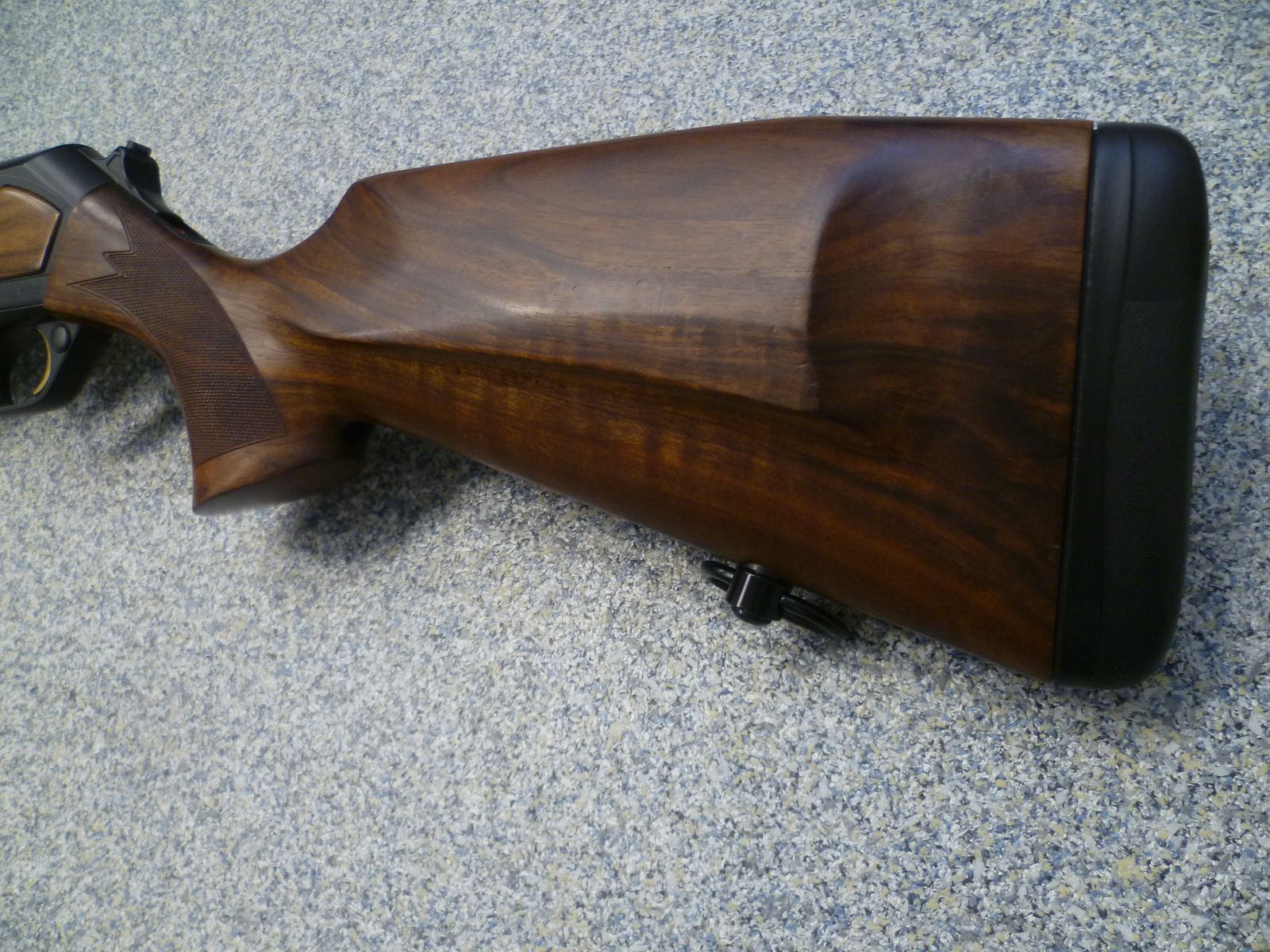 Rifle repetidora Browning Maral 9,3x62