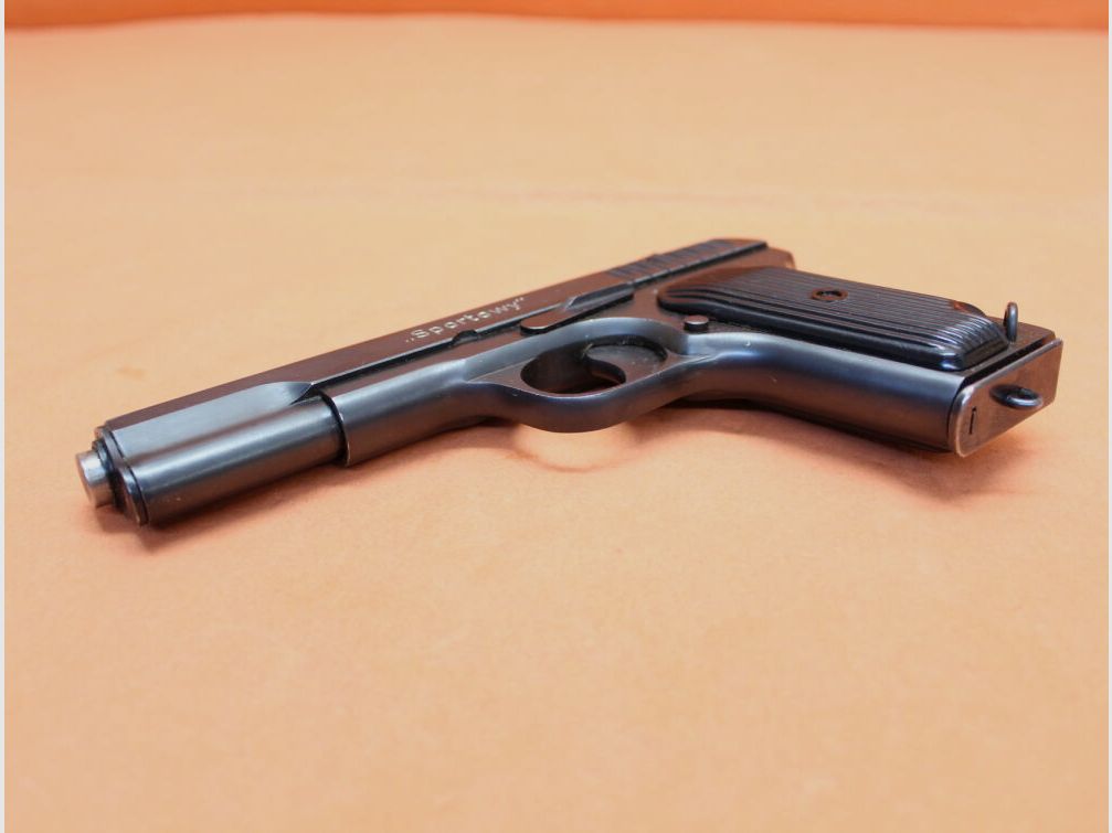 Radom Ha.Pistole .22lr Radom Tokarev TT-33 Sportowy Fabrikzeichen 11 im Oval mit Ladepatronen