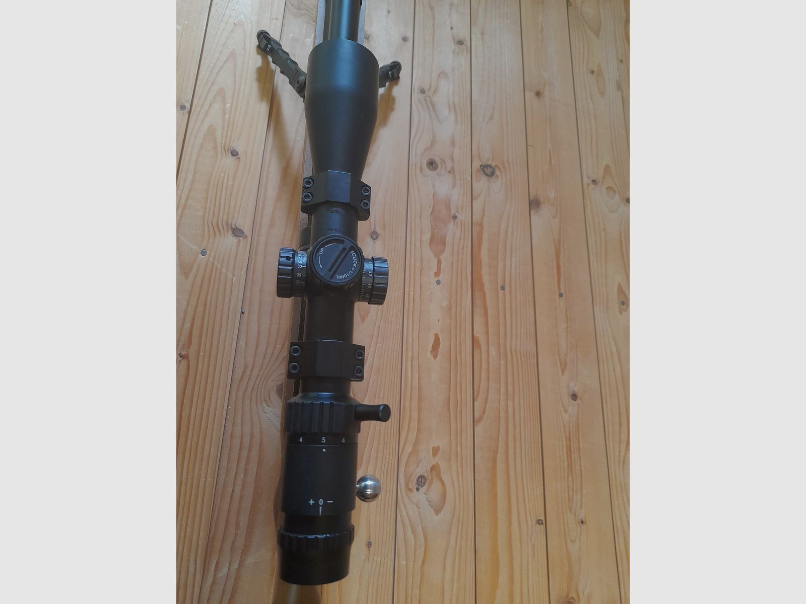 Airmax M22 met Picatinny-rail en WestHunter-optiek