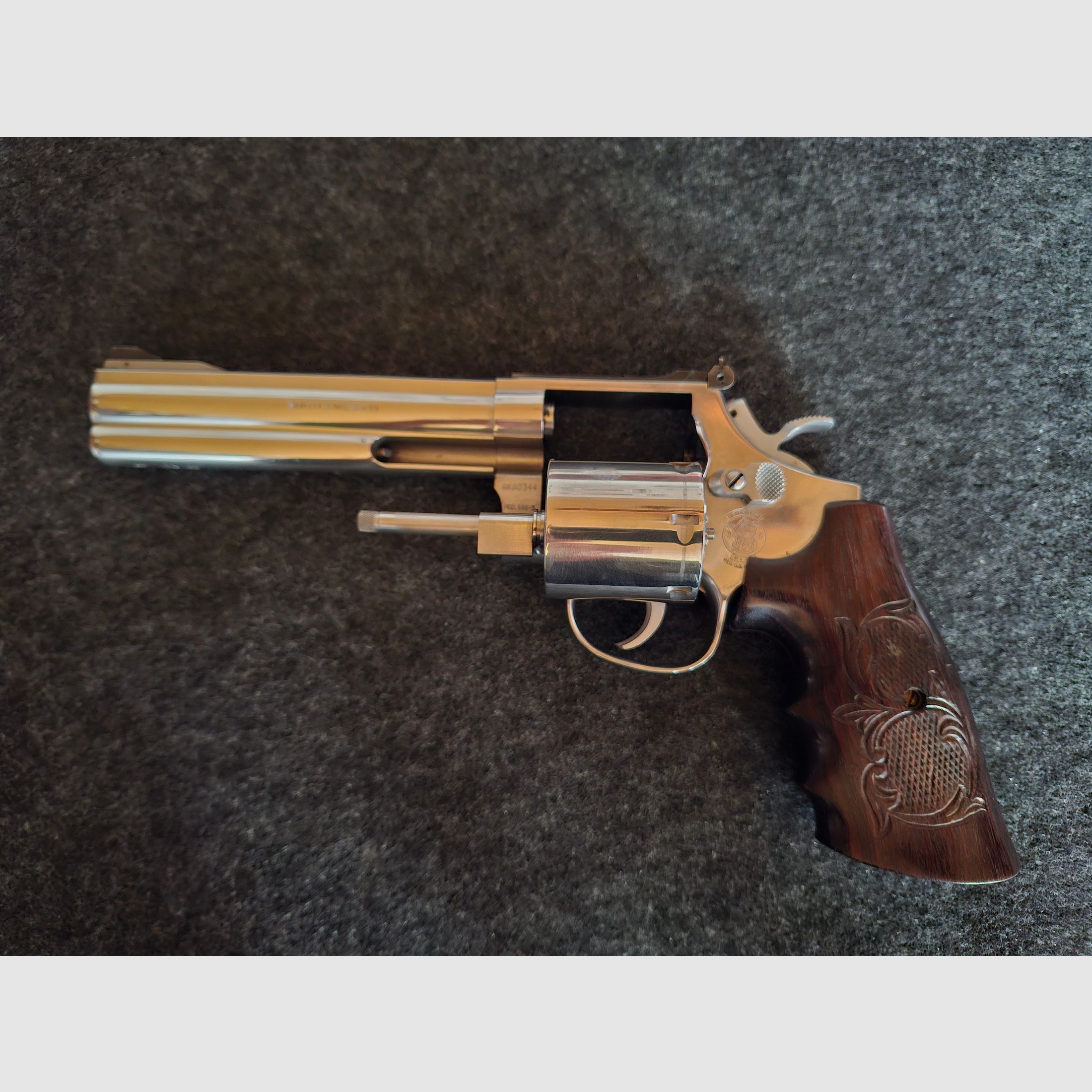 S&W 357 Eurotarget 93 "Limited Edition 1 of 500" barrel 6", non-fluted