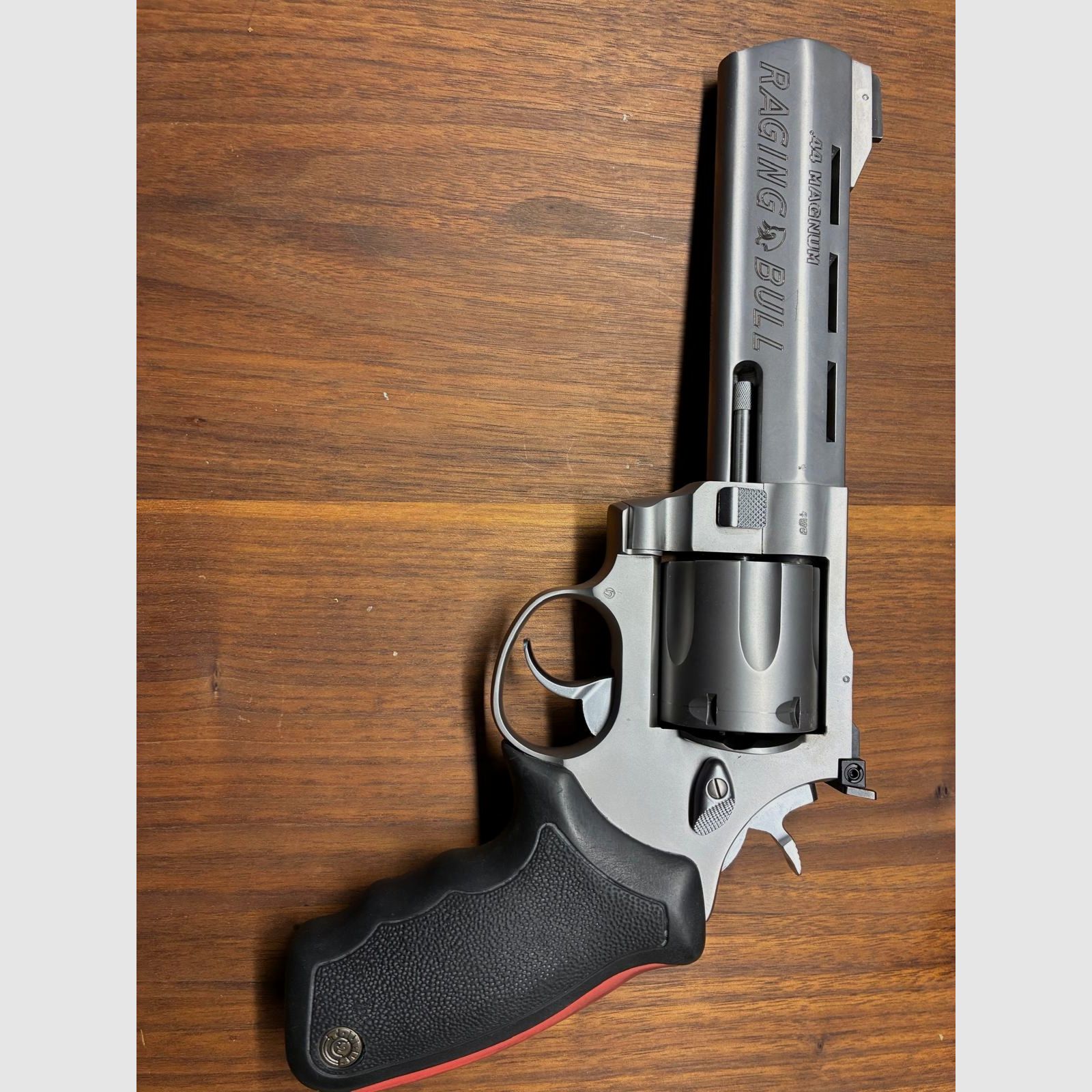 Taurus Raging Bull Revolver 44 Magnum 6" stainless steel like new