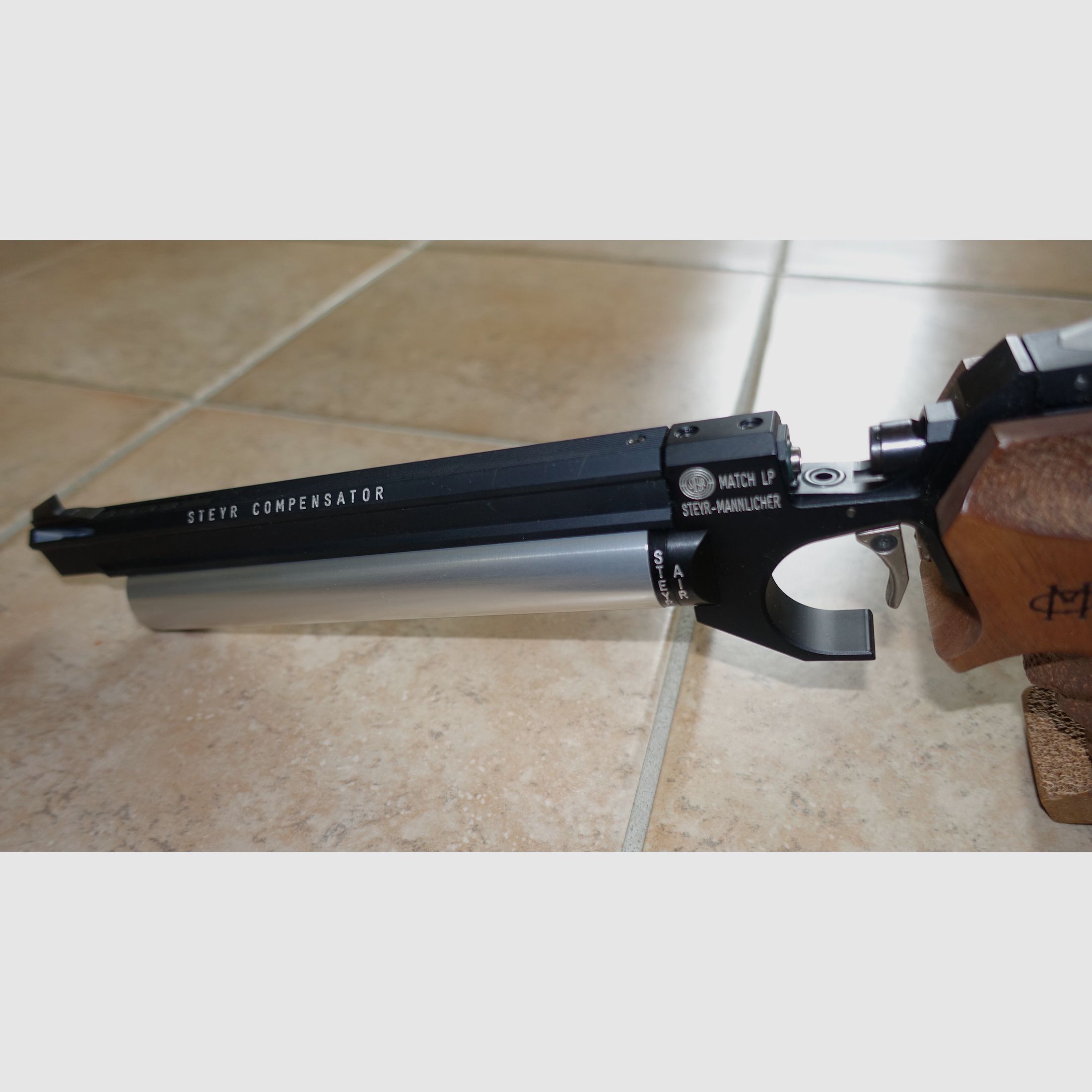 Steyr Pressluft LP Matchpistole / Service + Neuteile um € 300,- / Links- oder Rechtsgriff
