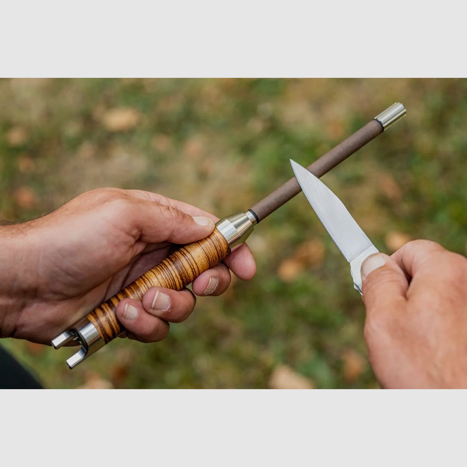 XADR ONE Aiguiseur de Couteaux Professionnel Zebrano Bois Croisé