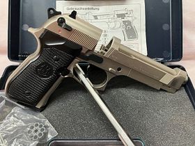 Umarex Co2 pistol model Beretta 92 FS, caliber 4.5 mm
