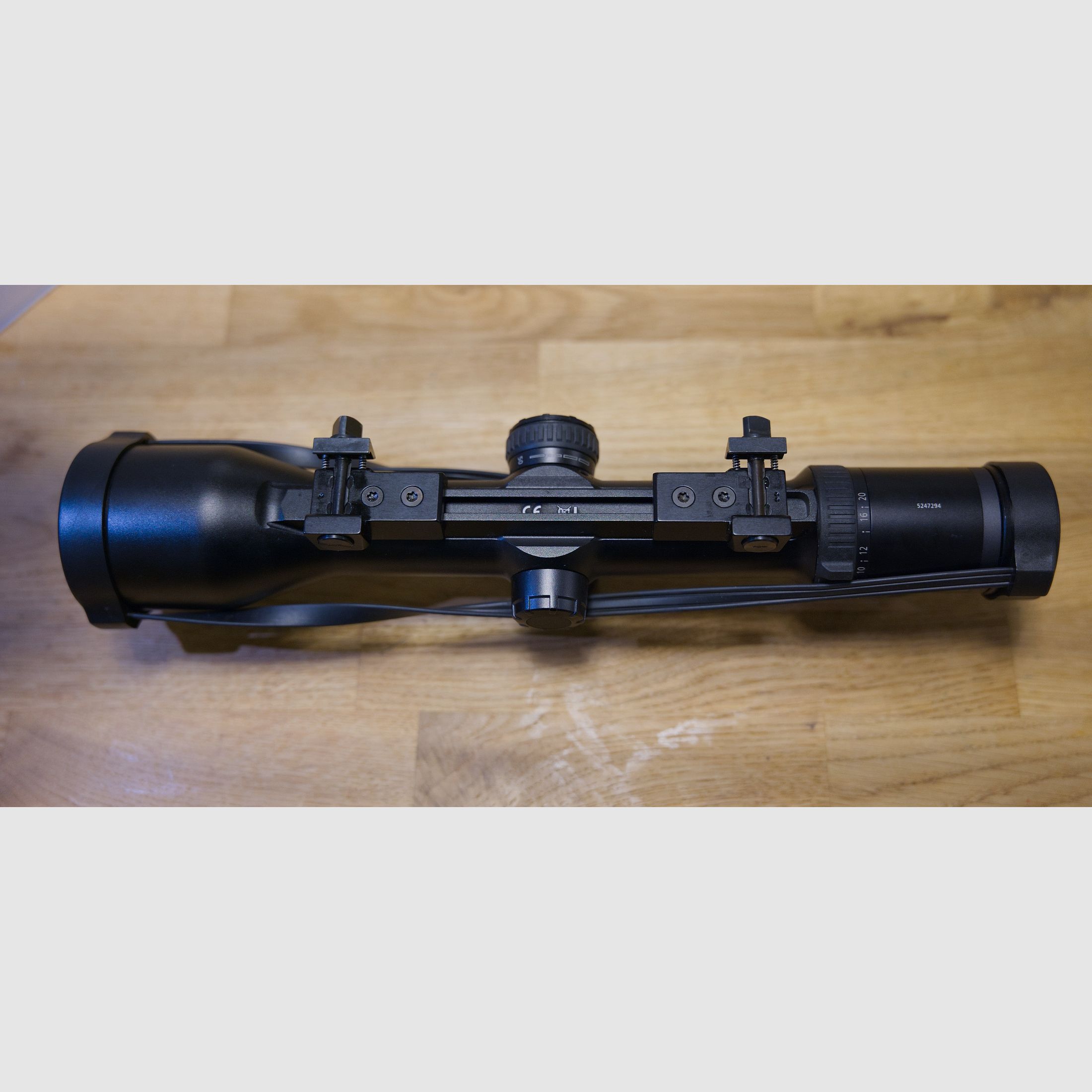 ZEISS Victory V8 2,8–20×56 ASV incl. rail + Rusan MAD 62 voorzetadapter (herhaalprecies)