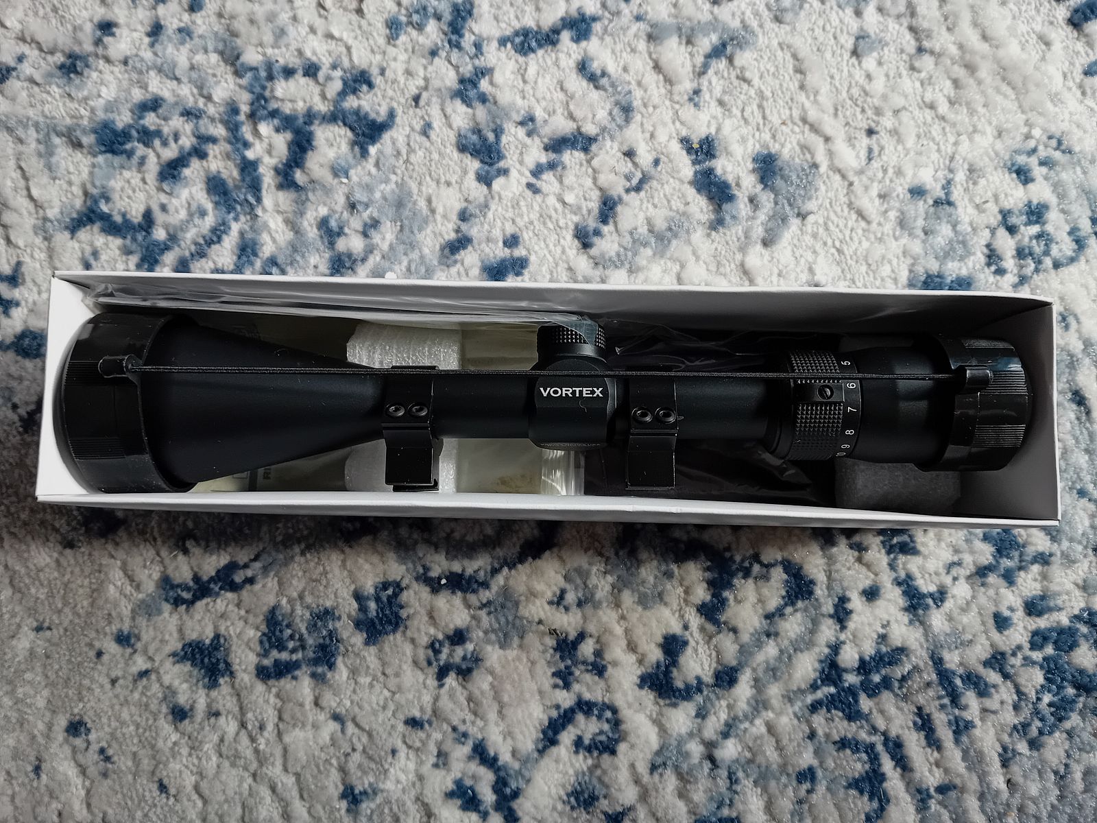 Vortex Diamondback luneta 3,5-10x50 z osłoną w stanie nowym