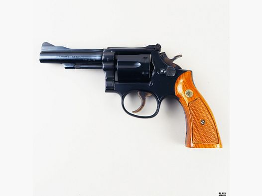 Revolver Smith & Wesson mod. 15-4 cal. 38Sp serial no. 29K0185