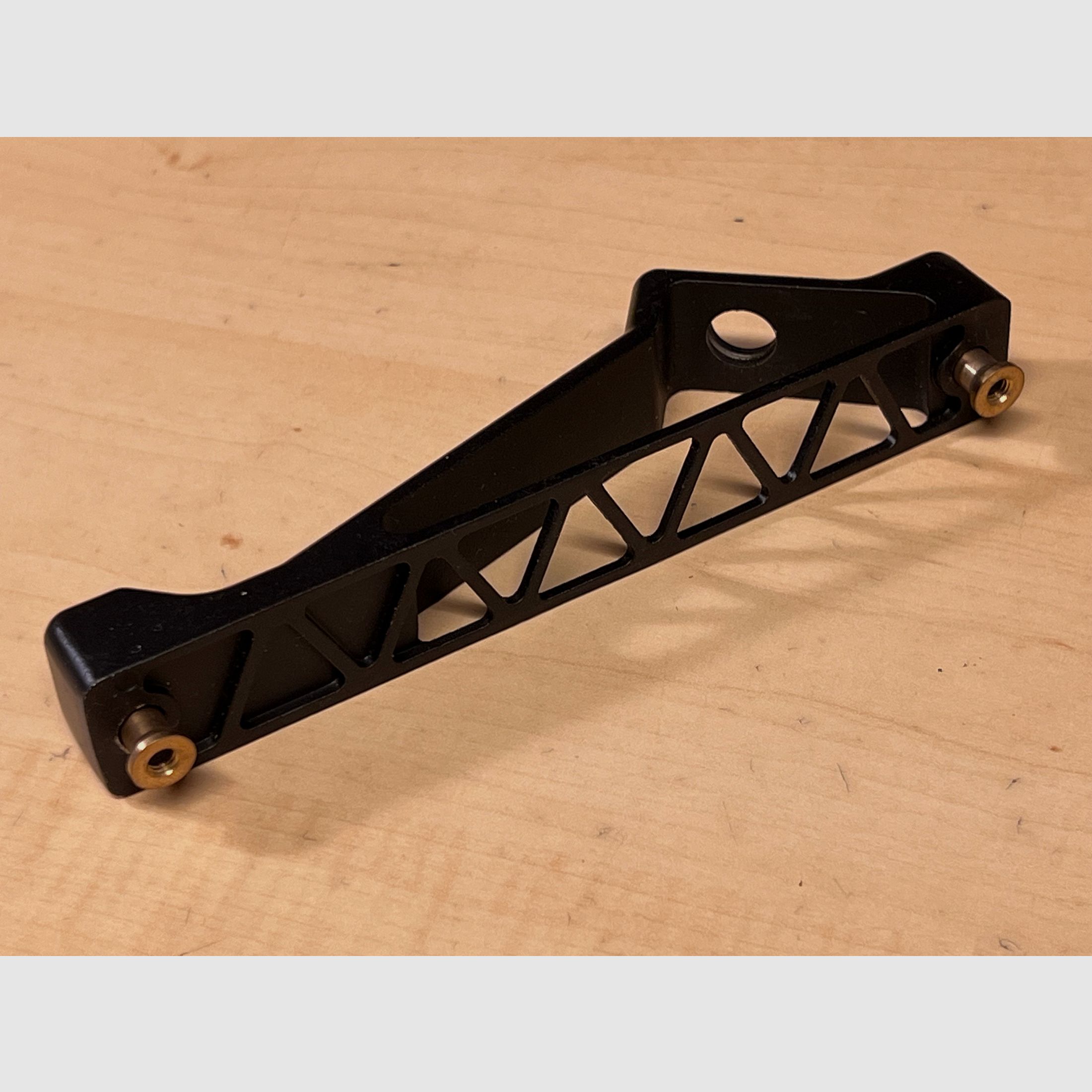 Przedni chwyt do Airsoft Aluminium, wersja kątowa w kolorze czarnym Key - MOD Typ 5