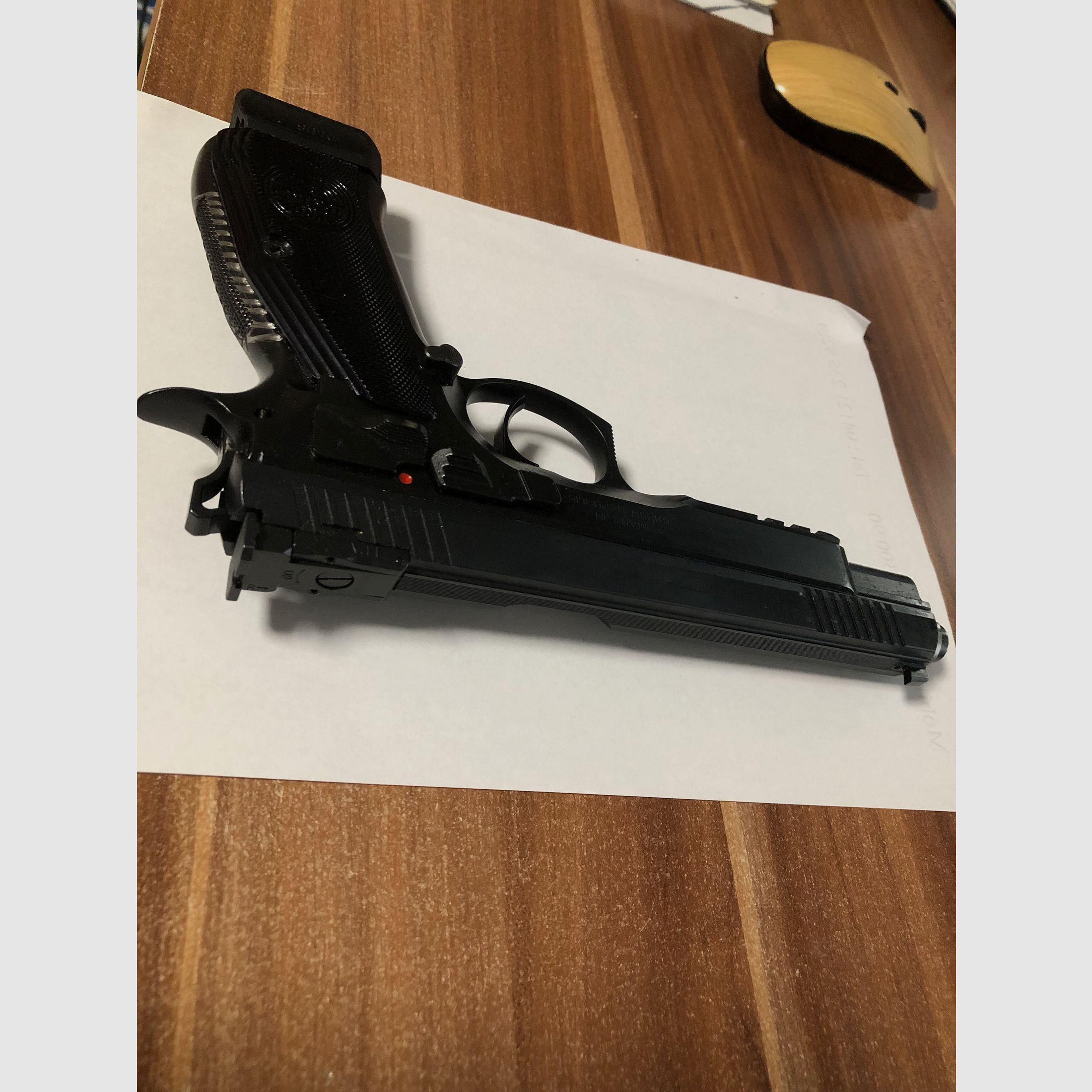 Verkauf halbautomatische Pistole von Haus CZ-Taipan Pro-Tuning und inklusive KK-Pistole, als Geschenk!