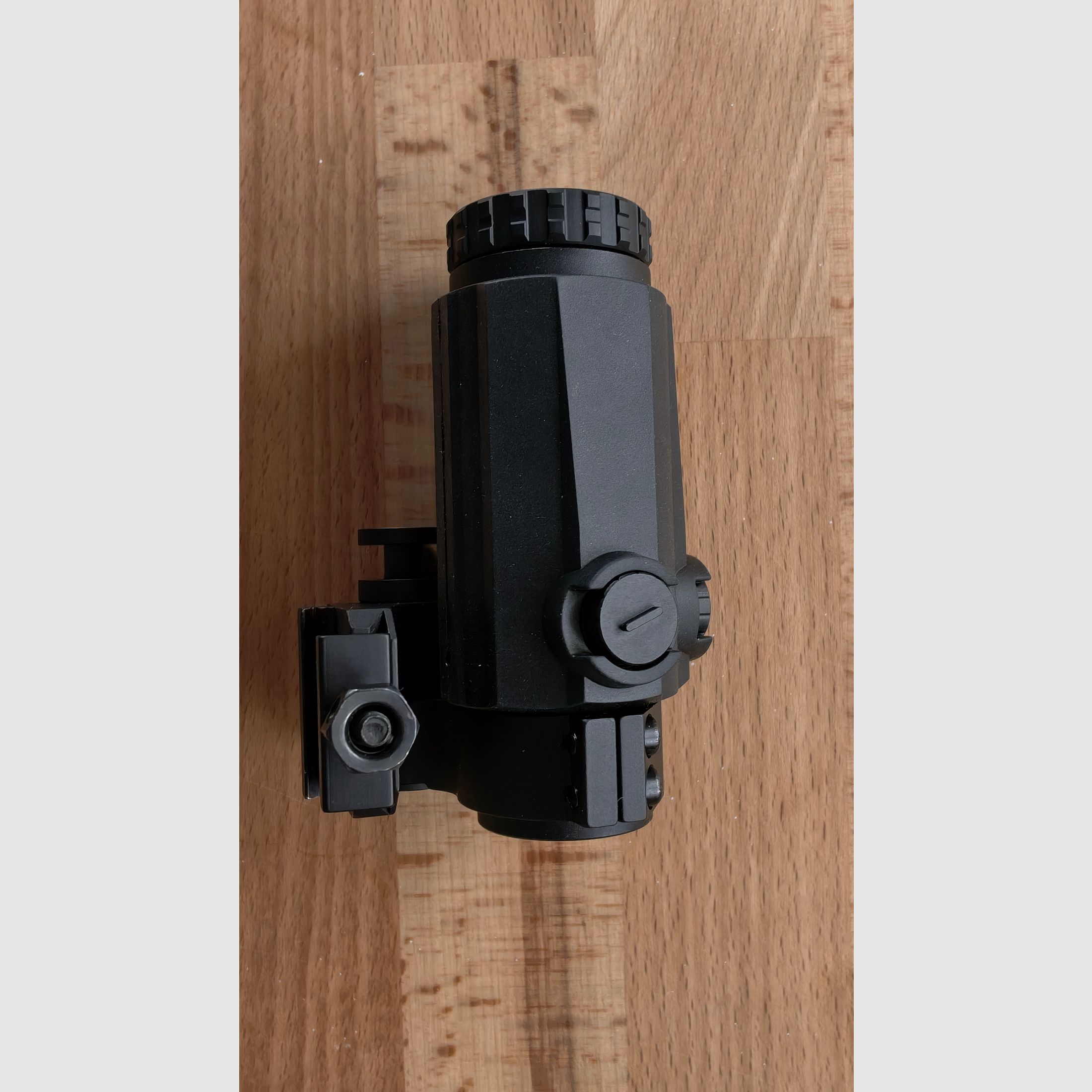 Red Dot und Vergrößerungsglas von Vector Optics