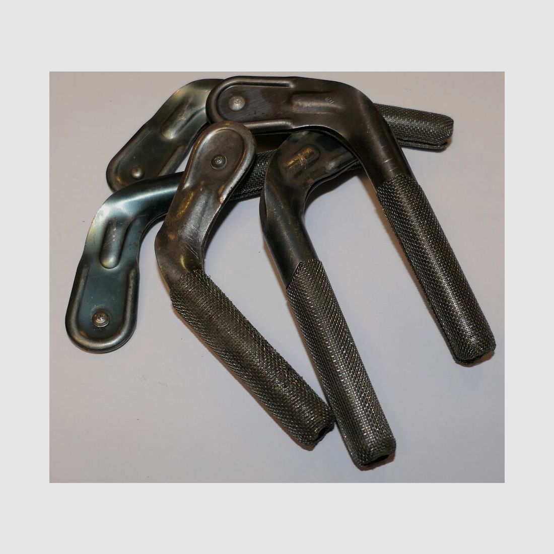 Swiss cartridge case cleaners for long rifles with wire mesh