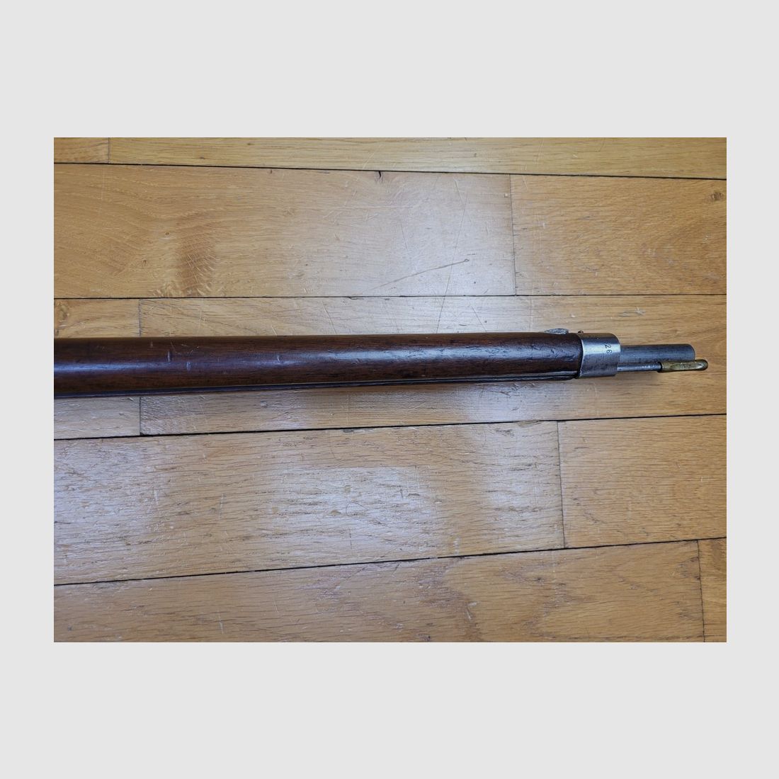 Zeldzame Mauser-Daudeteau 1871/94 repetitiegeweer – Origineel kaliber 6,5x54R – Reguliere wapen van het Uruguayaans leger – 5.000 exemplaren – Hout en markeringen onberispelijk – Alles met serienummer behalve één schroef – Nieuwe loop en zeldzame originele reinigingsstaaf – TBE++, afbeelding 12 van 26