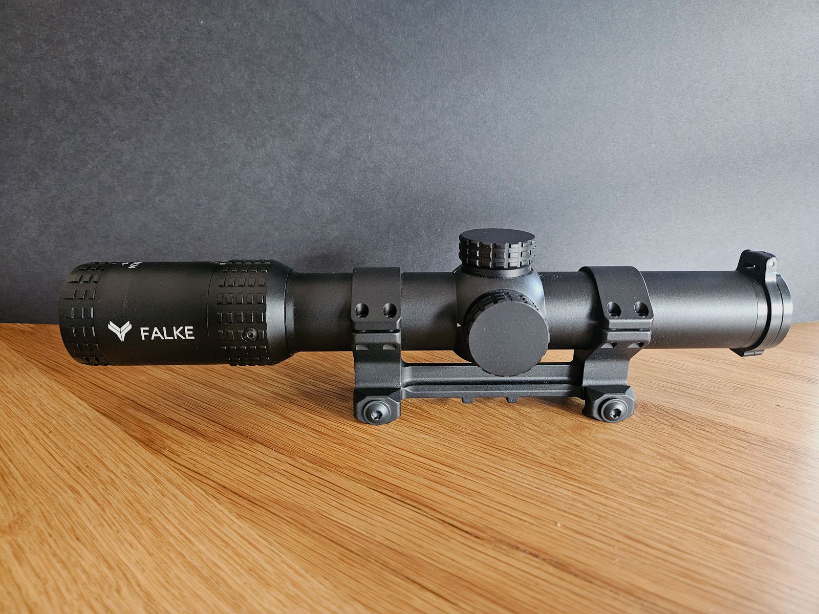 Falke 1-8x24 PRO SAS telescopio / LPVO / FFP / incluido ERATAC 34mm montaje en bloque