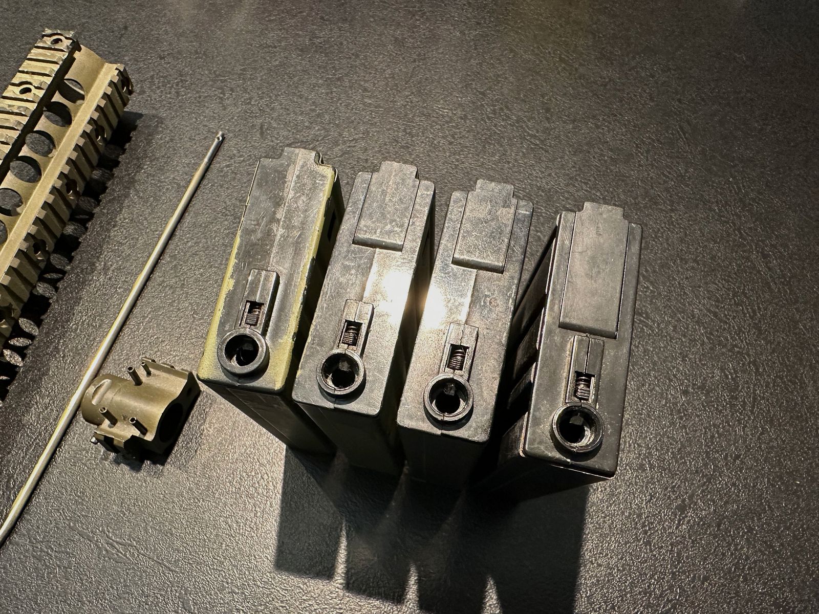 SR25 parts und Mags