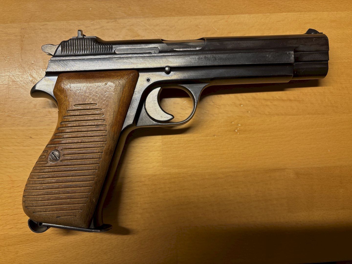 SIG P210