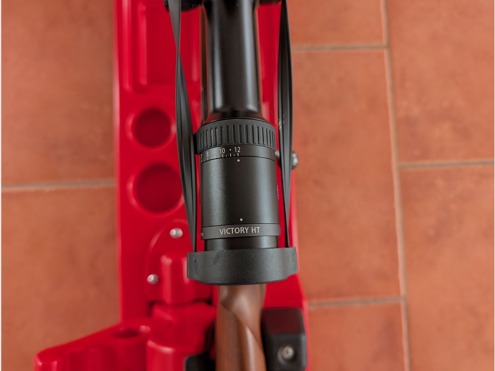 Sako A5 .300 Win Mag con óptica de ZEISS