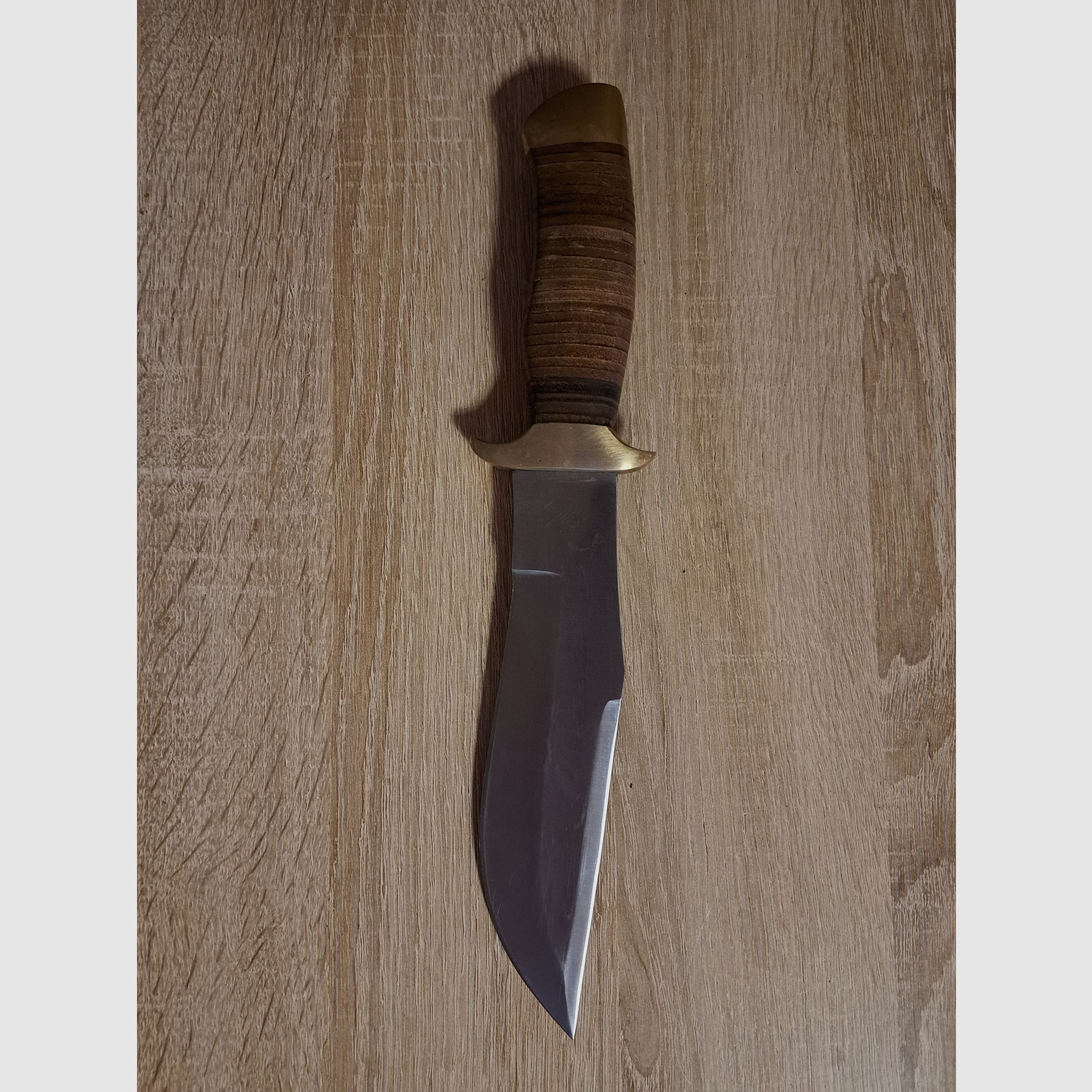 Hunting knife / outdoor knife with leather sheath – classic Bowie design