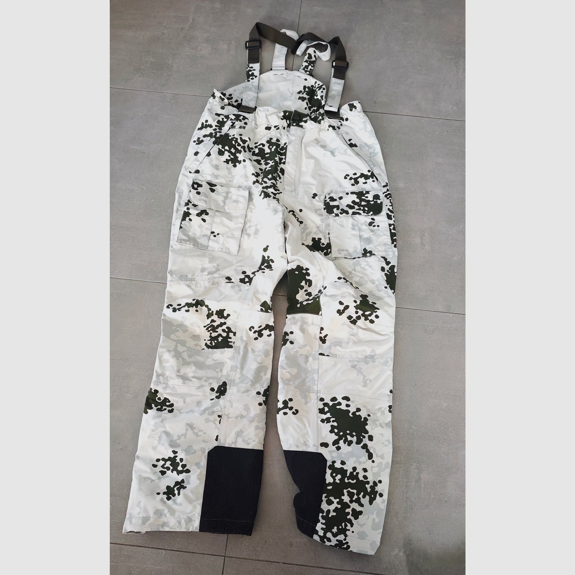 Original Carinthia Schneetarnanzughose Bundeswehr – Gore-Tex – Größe L – Selten – Top Zustand
