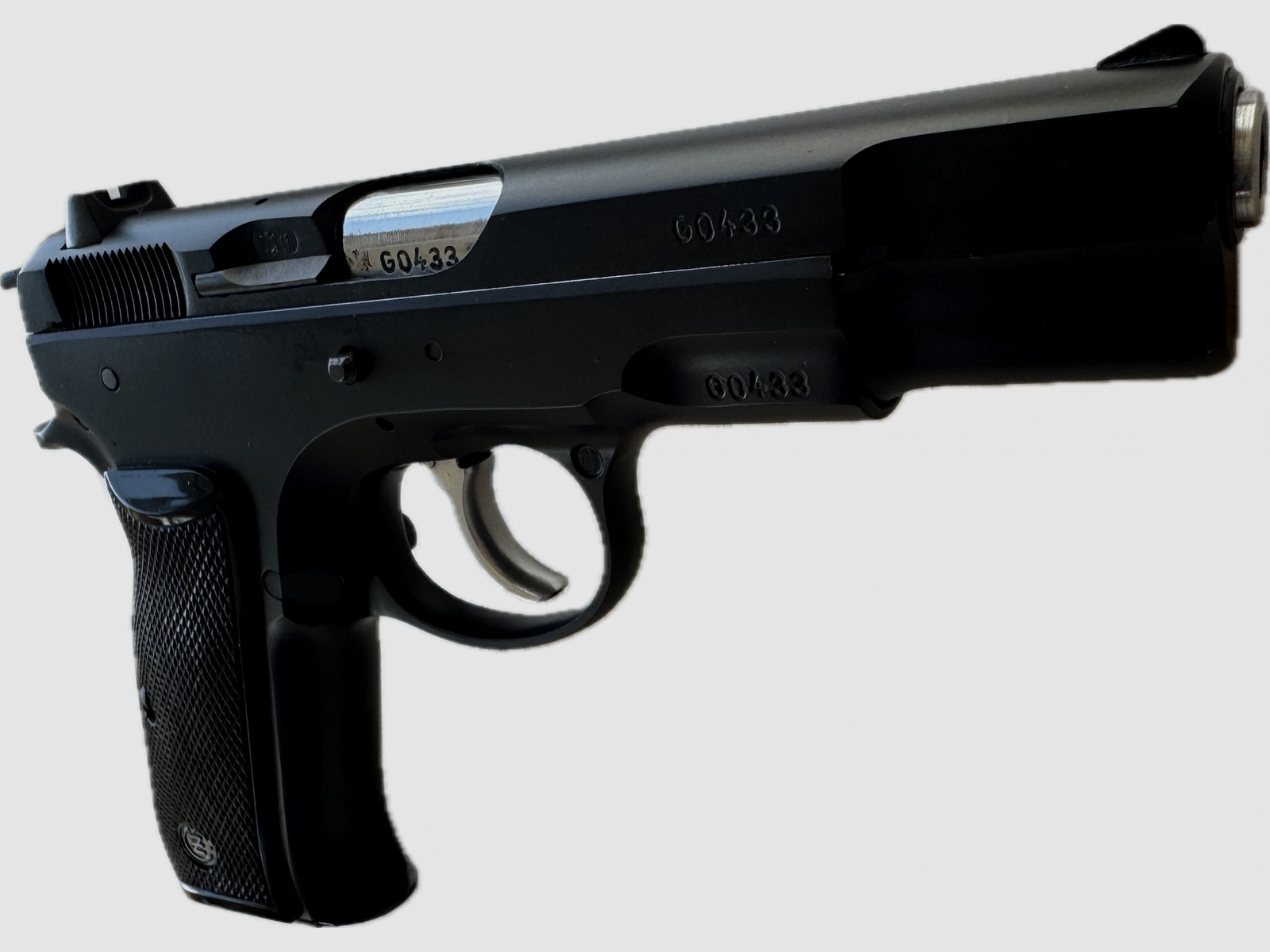 Pistole Brünner (Česká zbrojovka) M75 – Kaliber 9 mm Luger