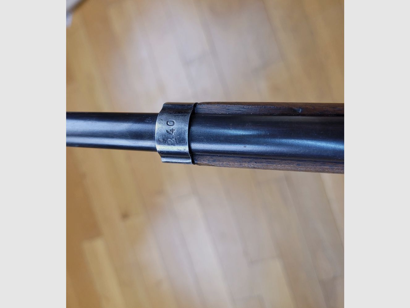 Sehr schöne Schul- oder Kinderbüchse Lebel – Modell „La Préférée“ – Selten im Kaliber 22LR! (und nicht bosquette!) – Sehr gute Mechanik – Schöne Hölzer und Originalbrünierung – Visierung von 30 bis 150m – Der Charme der Pausenhöfe der III. Republik in einem seltenen Kaliber für dieses Modell – TBE +, Bild 26 von 27