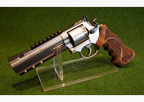 Smith & Wesson 686 -5 ULTIMATE PRACTICAL CHAMPION .357 Mag S&W 686 6" cal - .357 Magnum