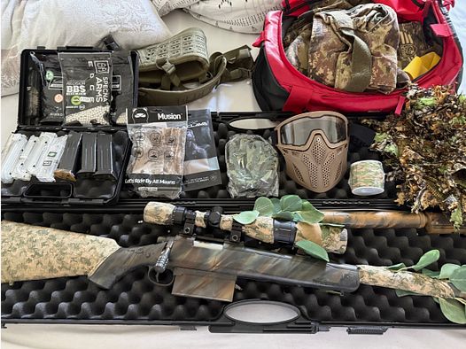 Cześć, sprzedaję tutaj mój kompletny zestaw Airsoft, Novritsch SSG-10 Plus 4-5 magazynków, całkowicie przerobiony i ulepszony, a także backup SSX23 Plus 3 magazynki i wiele akcesoriów.