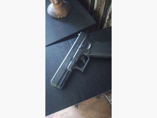 Glock 17 Gen 5 Pak 9 mm Schreckschuss Pistole 