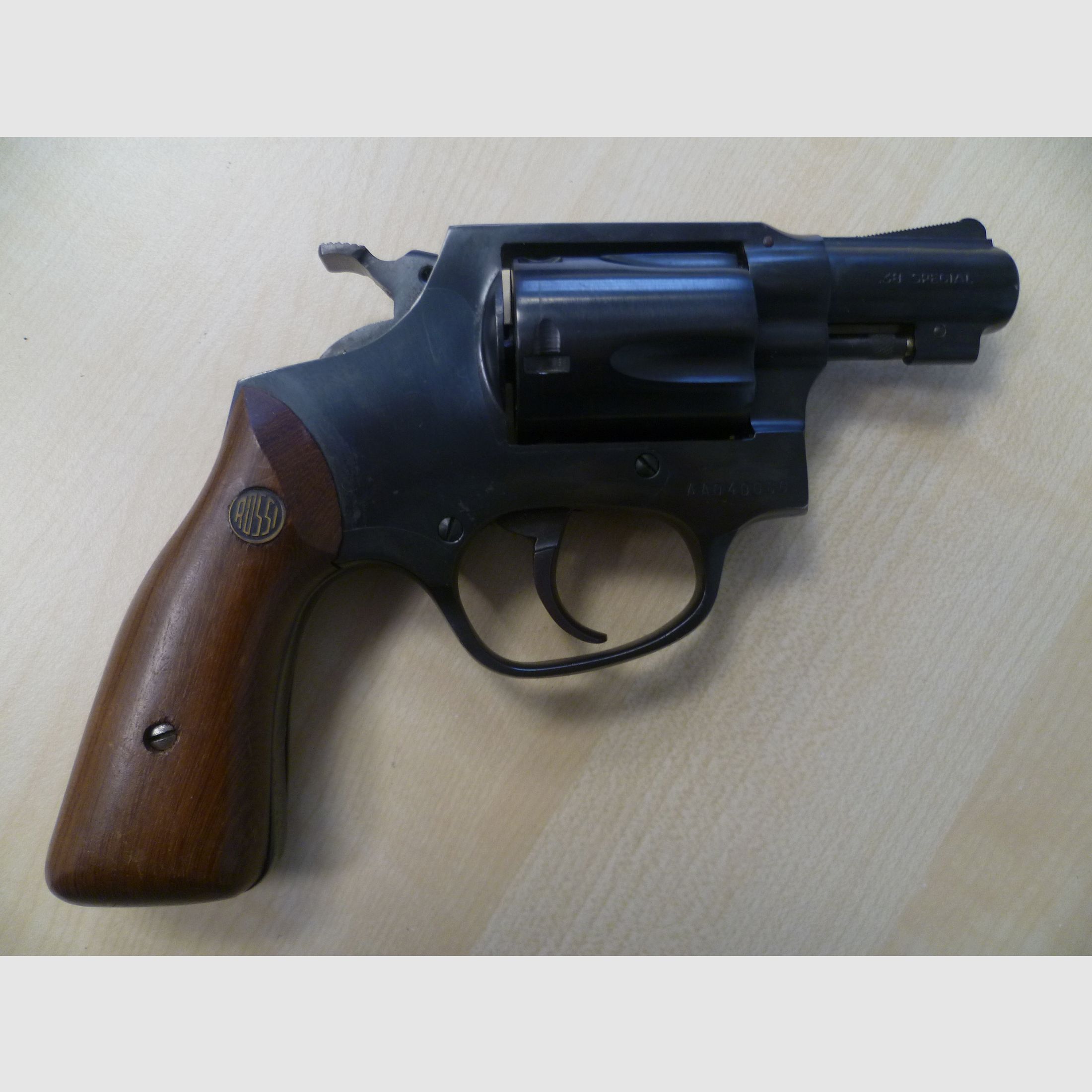 Revolver Rossi Model 27 .38 Special