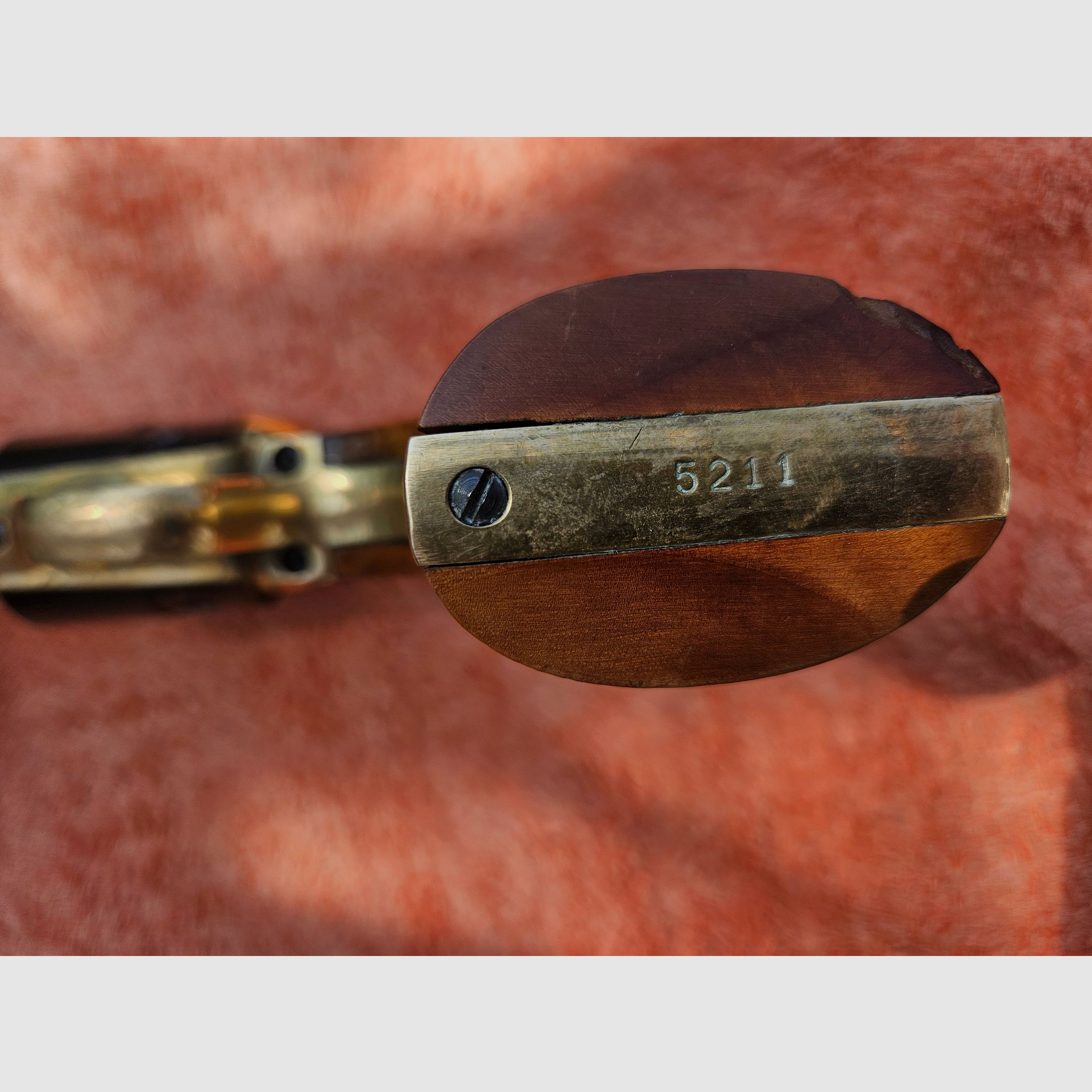 Neumann-Umbau auf 9 mm Schreckschuss Colt 1851 Navy