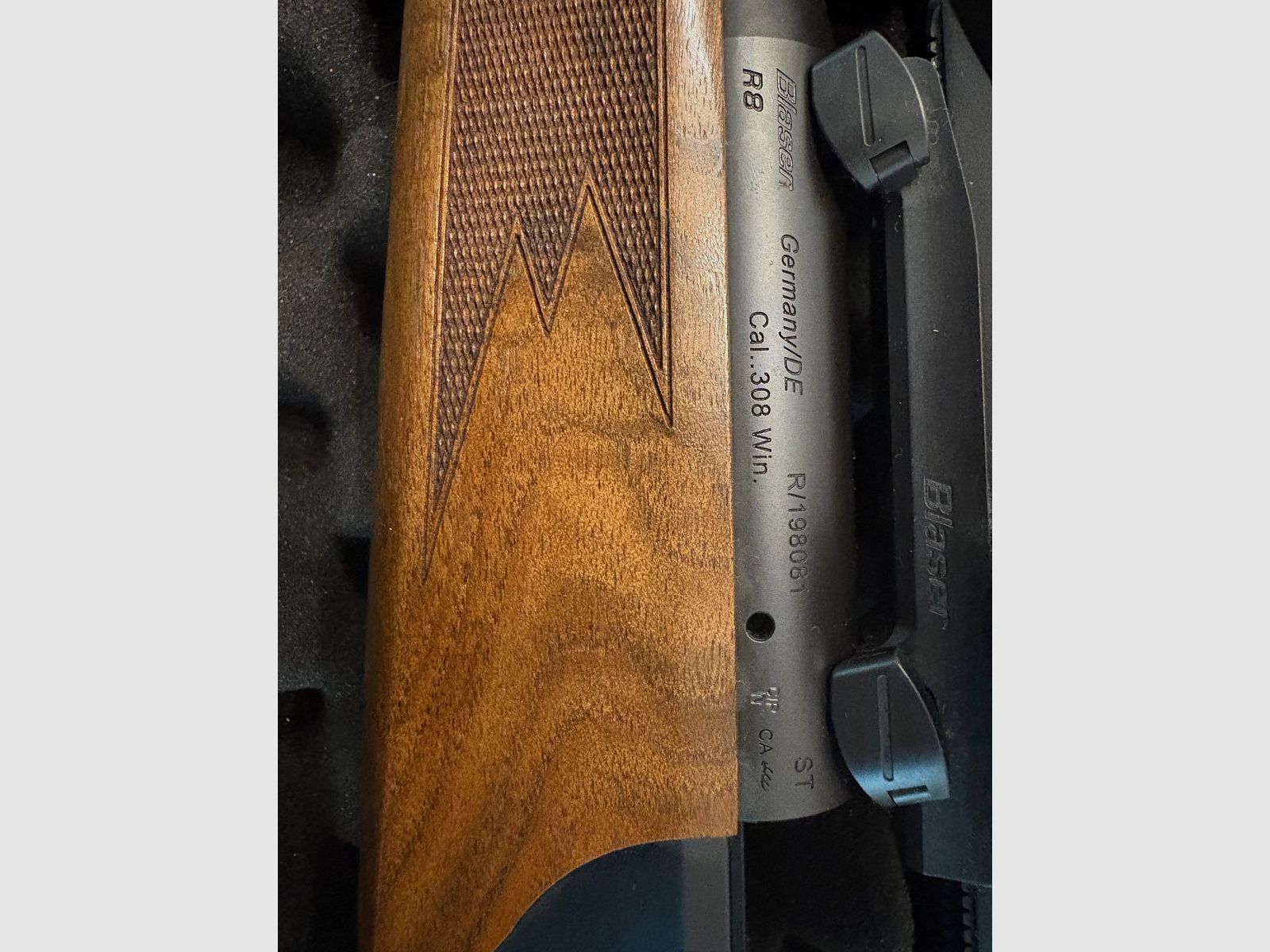 Blaser R8  Links!!  308 Win, Swarovski Z8i 2,3-18x56