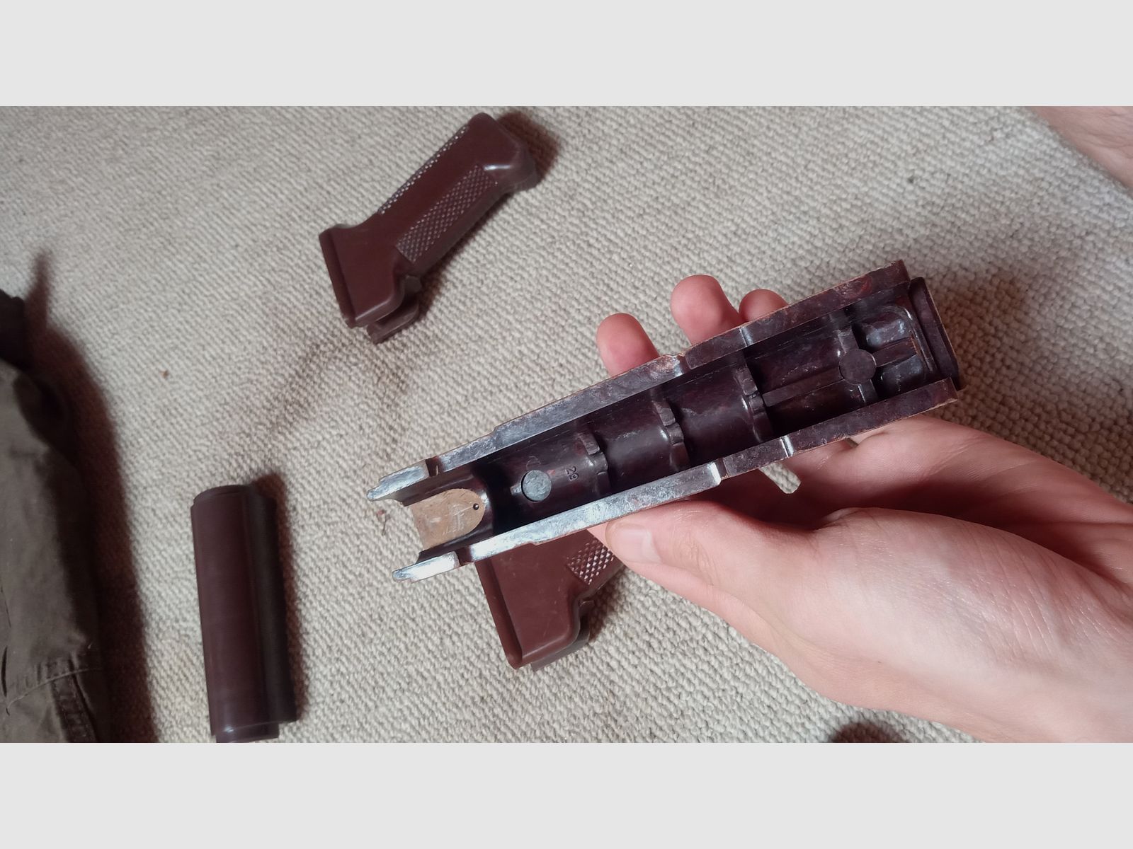 Ostdeutsche AKMS MPi Handschutz Garnitur für AKM und AK74 Bakelit und Plaste // mittelbar Einbau auch NEDI SDM Type 56 möglich